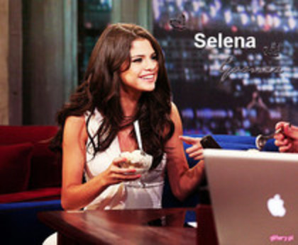 46347617_RNGPXYRXZ - Selena Gomez