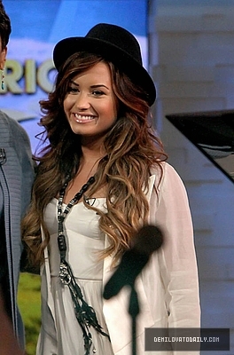 Demitzu (7) - Demi - September 19 - Good Morning America