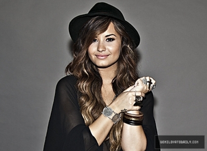 Demitzu (29) - Demi - September 20 - Vh1 Top 20 Live