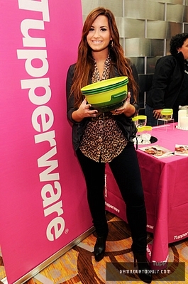 Demi (8) - Demi - November 10 - The 12th Annual Latin GRAMMY Awards - Gift Lounge - Day 3