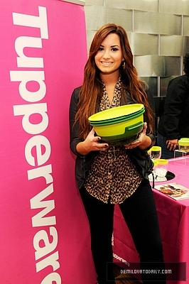 Demi (9) - Demi - November 10 - The 12th Annual Latin GRAMMY Awards - Gift Lounge - Day 3