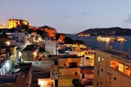 -Intr-o zi Ranvir veni acasa la familia Chauhan-