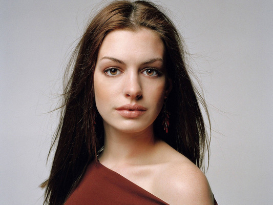 anne-hathaway-310967l-poza - anne hathaway