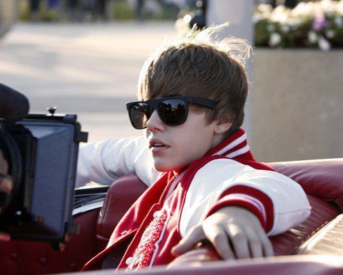 255035_219608374730120_144897825534509_807433_3717374_n - Justin Bieber