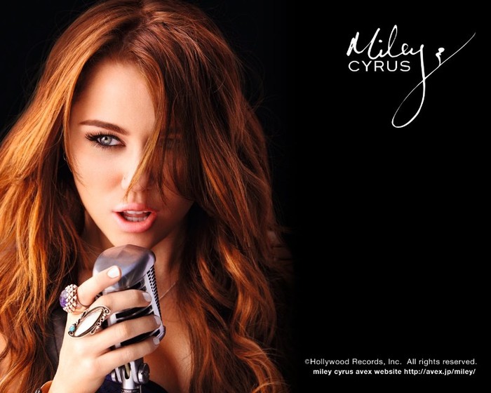 PHOTO - Miley Cyrus