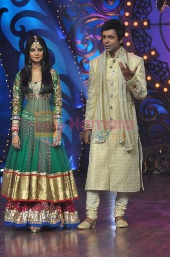 1 (7) - DILL MILL GAYYE Jennifer Winget New Pix