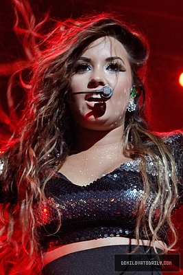 Demz (10) - Demi - September 17 - Performs at Hammerstein Ballroom In New York