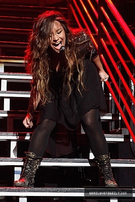 Demz (11) - Demi - September 17 - Performs at Hammerstein Ballroom In New York