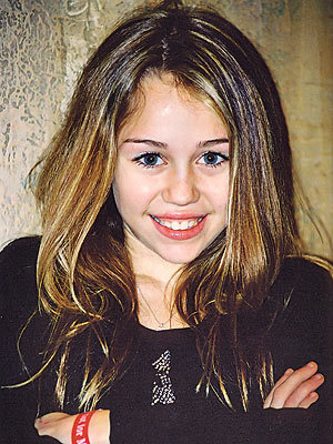 la 12 ani - Miley Cyrus mica