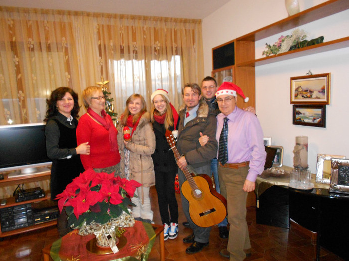 o familie de romini ne-a colindat