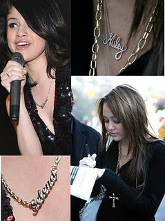 selena-10 voturi si miley-10 voturi