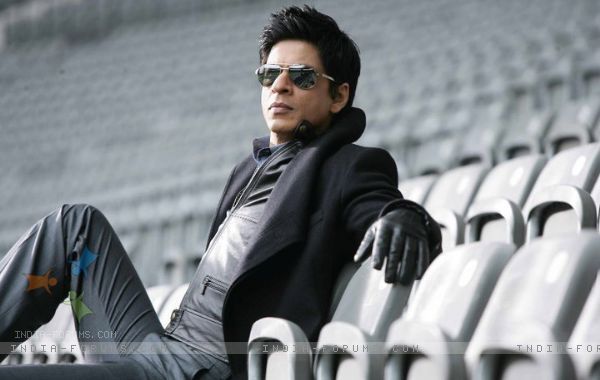 151470-still-picture-of-srk-as-don-from-don-2-the-chase-continues