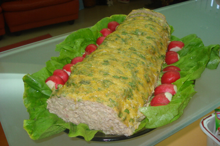 RULADA DE CARNE IN CRUSTA DE CASCAVAL