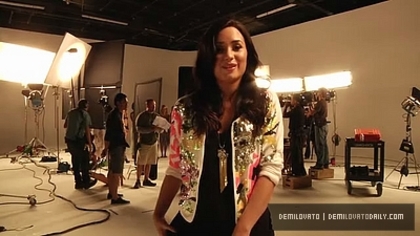 Demitzu (314) - Demi - America Next Top Model - 2010 - 15x02 Diane Von Furstenberg Outtakes - Captures