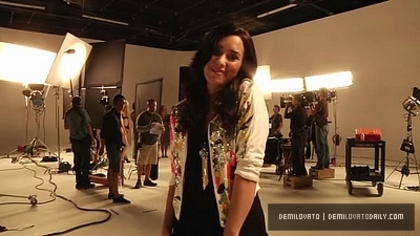 Demitzu (320) - Demi - America Next Top Model - 2010 - 15x02 Diane Von Furstenberg Outtakes - Captures