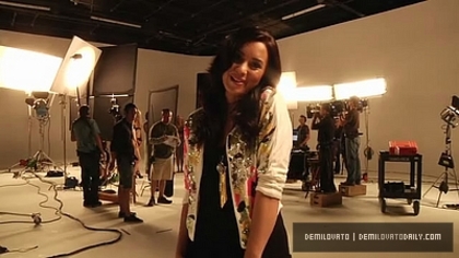 Demitzu (321) - Demi - America Next Top Model - 2010 - 15x02 Diane Von Furstenberg Outtakes - Captures