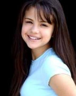 la 10 ani - Selena gomez mica