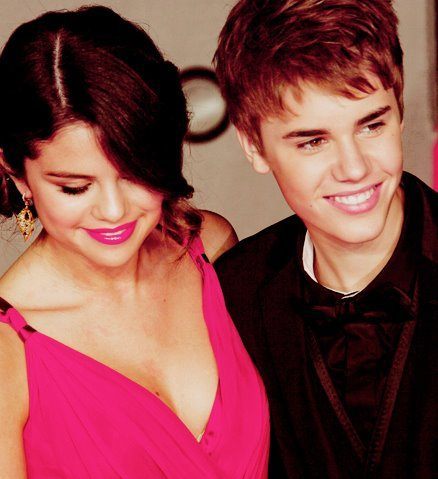 379089_189396881150346_130262397063795_397875_2072055171_n - selena gomez