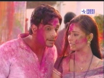Holi in Love [35]