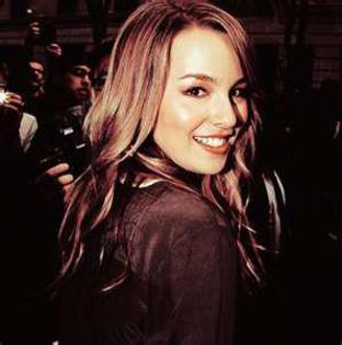 298453_268226836535396_267603139931099_1016789_5958094_n - Brigit Mendler