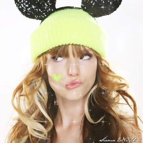 52395976_GQKAQDY2 - Bella Thorne