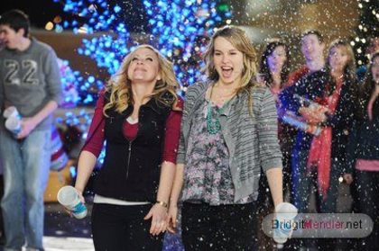 382999_101534666629317_100117156771068_6504_1308684983_n - Good Luck Charlie - The Movie