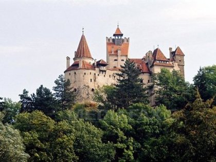 ele ajung la Castelul Bran fos locuit de Vlad Tepes