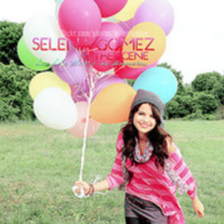 54435445_USLYNFN2[1] - Selena Gomez