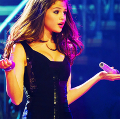 54431371_XMMDFQZ2[1] - Selena Gomez