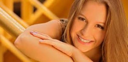 images (14) - Carla Diaz