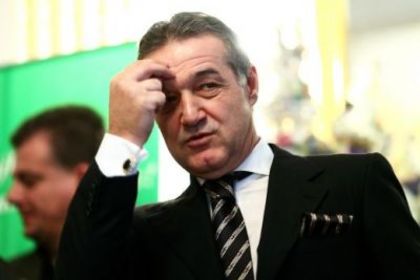 becali-l-a-luat-degeaba-pe-machado-misiune-imposibibila-pentru-atacantul-care-a-inscris-cat-fundasii - steaua