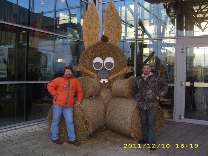 Eu si Sandu Gabi - Expozitia Nationala de Iepuri Erfurt Germania 2011