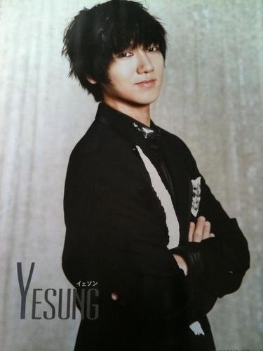 Yesung-Eunhyuk-super-junior-27692498-375-500