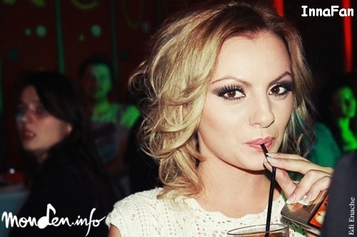  - x Alexandra Stan