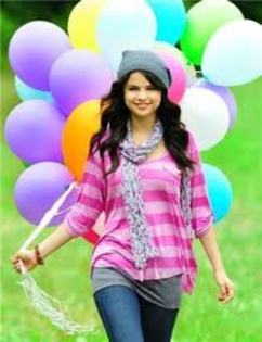 18 - Selena Gomez renunta temporar la muzica
