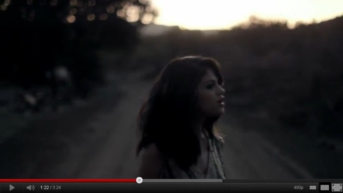 9 - Capturi Selena Gomez-Hit The Lights