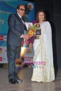 thumb_Rani Mukherjee at Dadasaheb Phalke Awards in Bhaidas Hall on 3rd May 2011 (16)