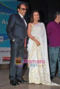 thumb_Rani Mukherjee at Dadasaheb Phalke Awards in Bhaidas Hall on 3rd May 2011 (19) - AnUnT