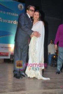 thumb_Rani Mukherjee at Dadasaheb Phalke Awards in Bhaidas Hall on 3rd May 2011 (22) - AnUnT
