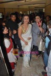 thumb_Rani Mukherjee at Dadasaheb Phalke Awards in Bhaidas Hall on 3rd May 2011 (25)