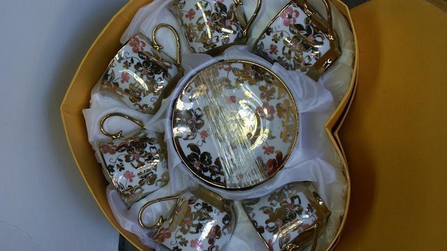 cesti-de-cafea-cu-suport-inimioara~l_1552430 - colectie de cesti