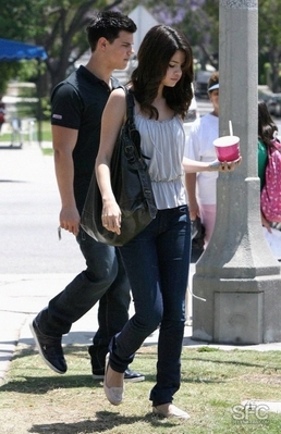 normal_08 - Out for frozen yogurt with Taylor Lautner
