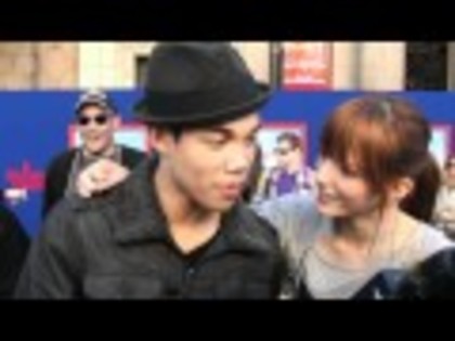  - Bella Thorne si Roshon