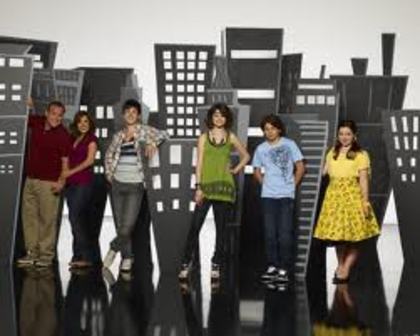 2 - Magicienii din Waverly Place