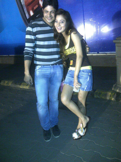 Sara Khan in Love [119]