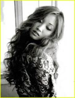 9 - Cate ceva despre Brenda Song