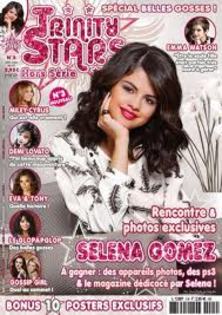 7 - Selena Gomez cu fata pe reviste