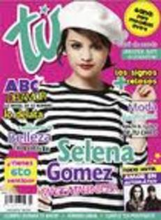 13 - Selena Gomez cu fata pe reviste