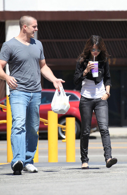 normal_selenafan_05 - Leaving Tacobell