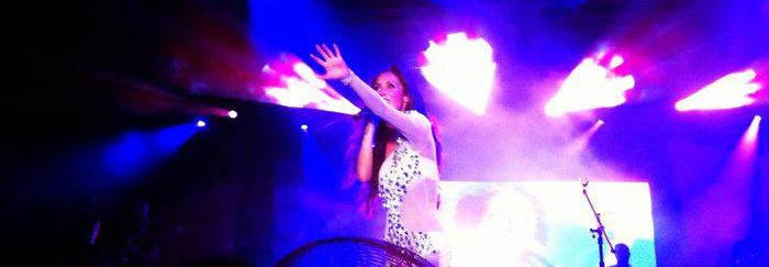 304729_190351161036555_100001850182346_484916_100017411_n - 1-Anahi 5-1